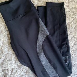 4/$25 90 Degree by Reflex black and grey leggings